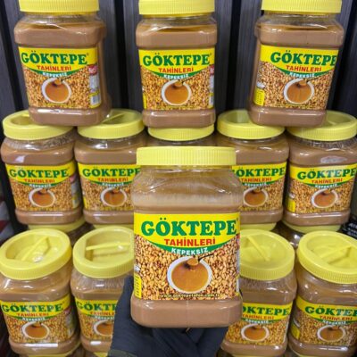 Tahin im Plastikbehälter