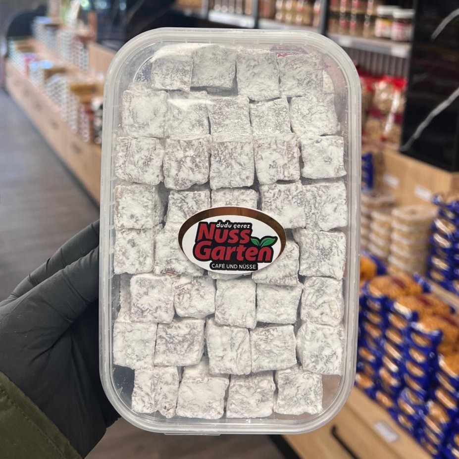 Doppelgerösteter Lokum mit Pistazien und Puderzucker 2 Doppelgerösteter Lokum mit Pistazien und Puderzucker